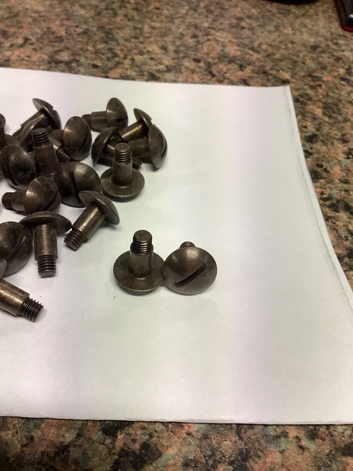 Tornillos de repuesto para casco balístico - Caja de 50 tornillos NSN # 8470-01-603-2387 Foto 3 de 3