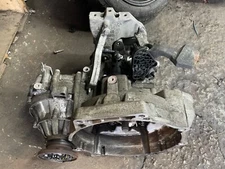 VOLKSWAGEN GOLF 2009-2012 1.6 TDI 5 SPEED MANUAL GEARBOX CODE LUB GENUINE #16