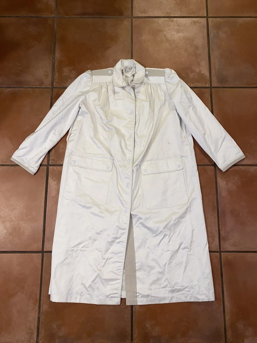 White shop rain coat