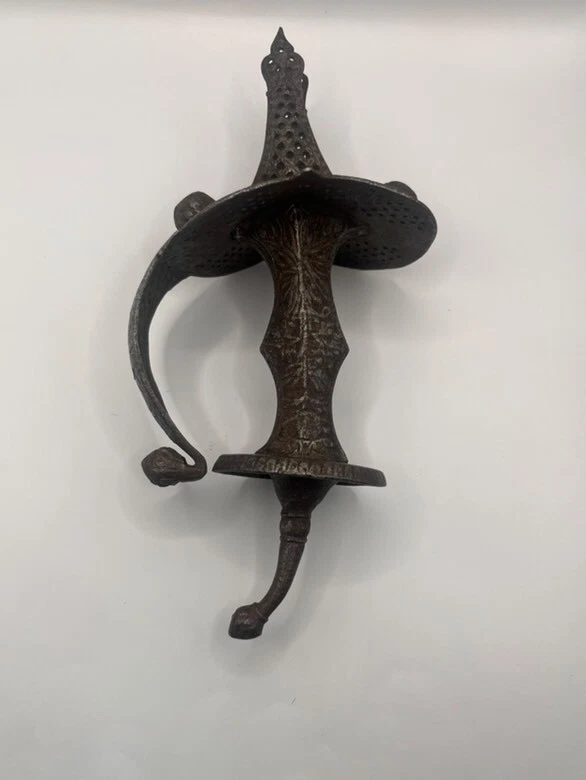 Антикварная рукоять могольского меча с эмалированной краской сверху ручки. - Изображение 2 из 3