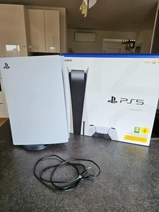 Playstation 5 Disc Edition 825 GB - defekt, Laufwerk & PS4 Spiele funktionieren