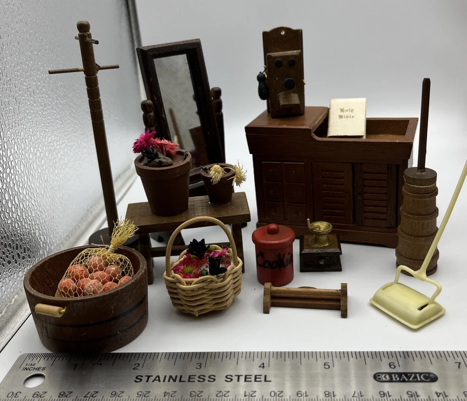 Lote De Colección De Muebles De Madera Miniatura Para Casa De Muñecas - Teléfono, Espejo, Escritorio, Etc... Foto 4 de 4