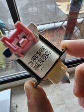 Electrovanne arrivée d’eau Miele lave-vaisselle 220-240V – Réf 90873.02 /...