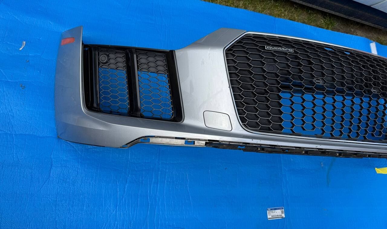 2015-2018 AUDI R8 FRONT BUMPER COVER ASSEMBLY W/ GRILLES OEM SILVER