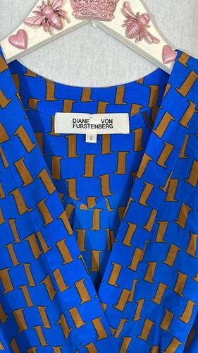 Mono Diane Von Furstenberg 100 % azul seda con cinturón envolvente sintético naranja talla 2 - Imagen 2 de 7