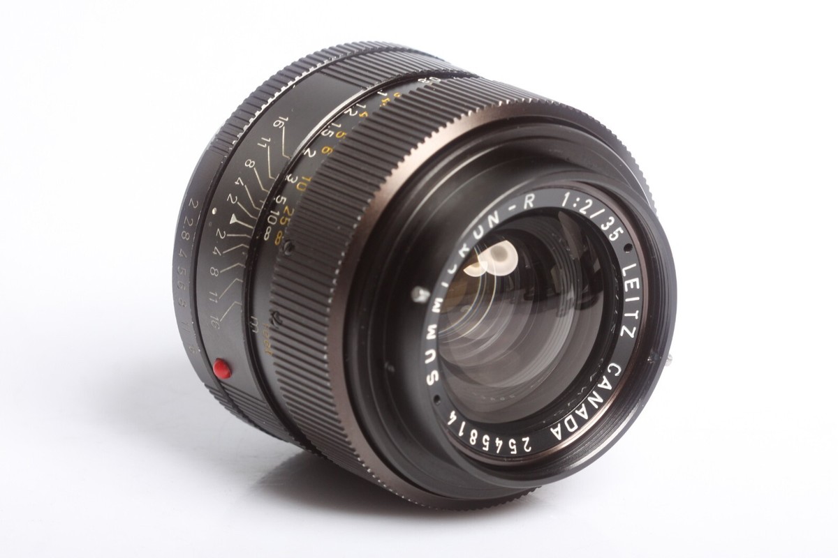 Lot 493 - A Leitz Wetzlar 35mm f/2 Summicron Lens