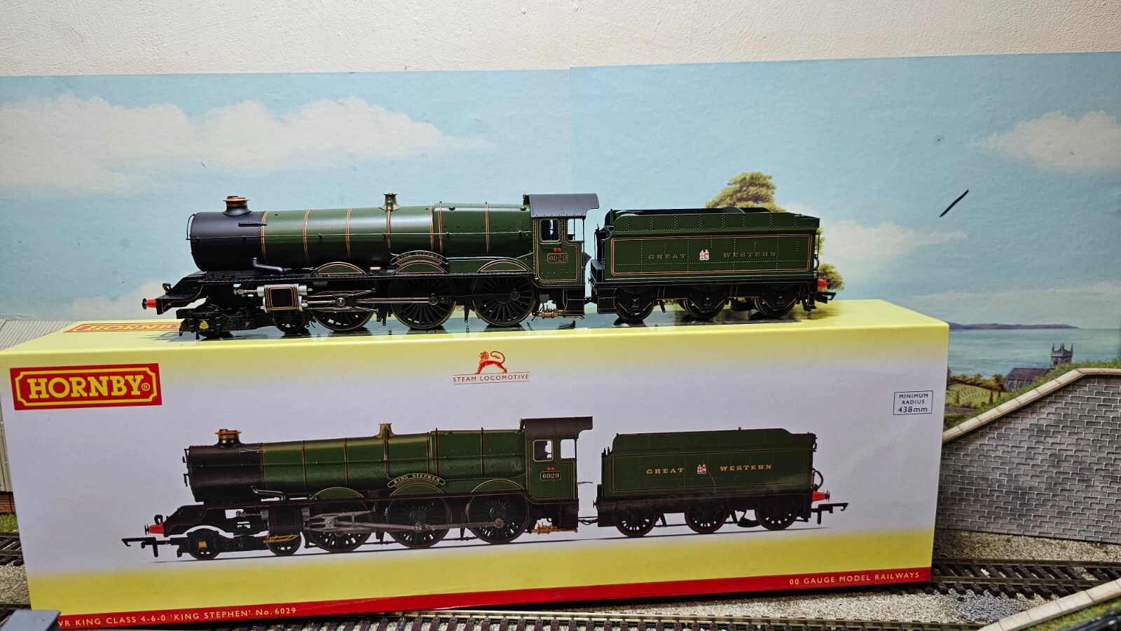 R30363 Hornby GWR King Class 4-6-0 KING STEPHEN No.6029 GWR Lined Green