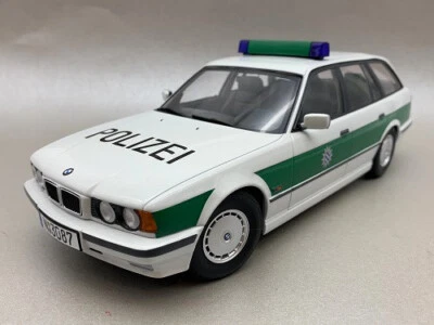 TRIPLE 9 COLLECTION BMW 5er Touring POLIZEI im Maßstab 1:18 Triple 9 OVP NEU