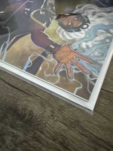 STORM 1 DAVID NAKAYAMA EXCLUSIVO LÁMINA VIRGEN NYCC 2024 Firmado Alison Sealy Smith - Imagen 4 de 6