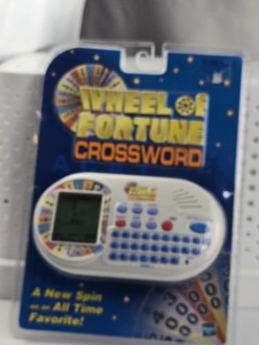 Tiger Wheel Of Fortune Crossword Electronic Handheld Vintage Travel Game 2002 - Picture 2 of 4