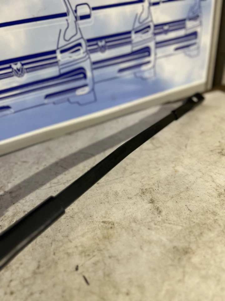VW T6 T6.1 TRANSPORTER GENUINE PAIR OF FRONT WIPER ARM SET - Image 3 of 4