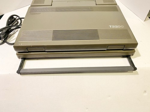 (1989) Vintage Toshiba T3200 Laptop. Turns On, As Is. - Picture 7 of 12