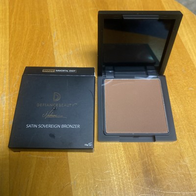 Defiance Beauty Satin Sovereign Bronzer in Immortal Envy (Rich Chocolate) NIB