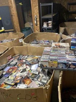 Lot of 200 FREE CDs MIX Genres Artwork+Case RANDOM BUNDLE Wholesale Bulk