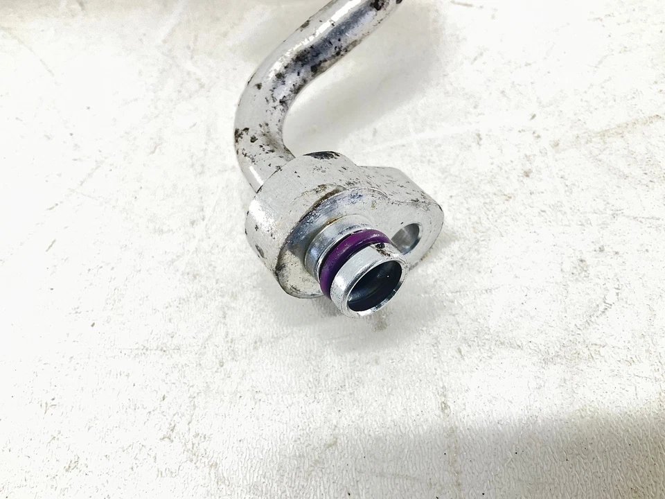 Línea de manguera de succión y líquido y descarga de aire acondicionado Volkswagen Jetta 19-21 Foto 2 de 4