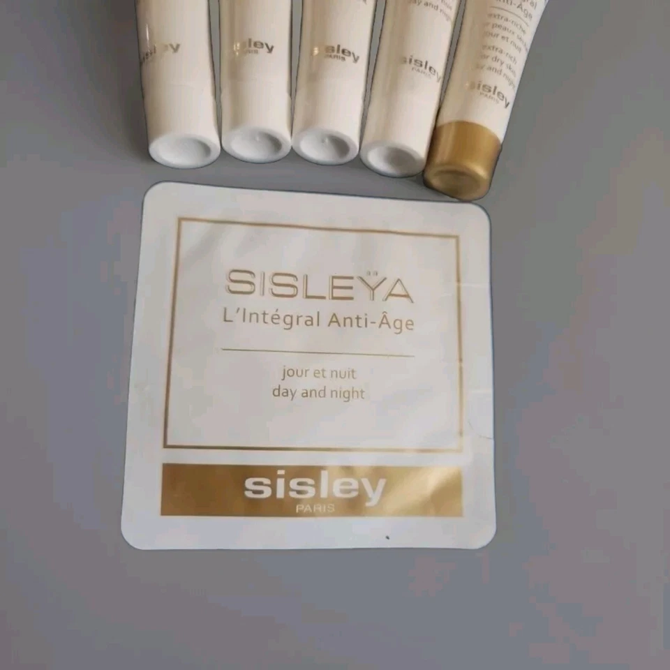 Sisley Sisleya L'Integral Anti-Age Day and Night Cream Deluxe Sample.13oz,4mlXs5 - Image 2 of 4