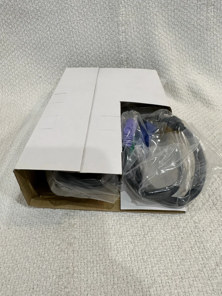 Tripp Lite 2-port With USB 3.0 HUB  DisplayPort KVM Switch 3.0 Superspeed NOS - Image 4 of 4