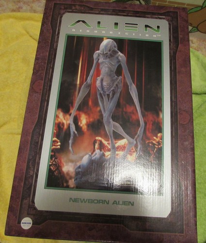 FEWTURE MODELS 1/6 SCALE NEWBORN STATUE FIGURE BUST ALIEN RESURRECTION - Picture 2 of 8
