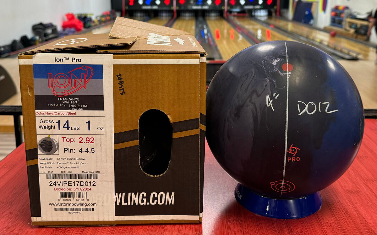14 lb STORM ION PRO BOWLING BALL UNDRILLED NEW IN BOX 4 14 lb STORM ION PRO BOWLING BALL UNDRILLED NEW IN BOX 4