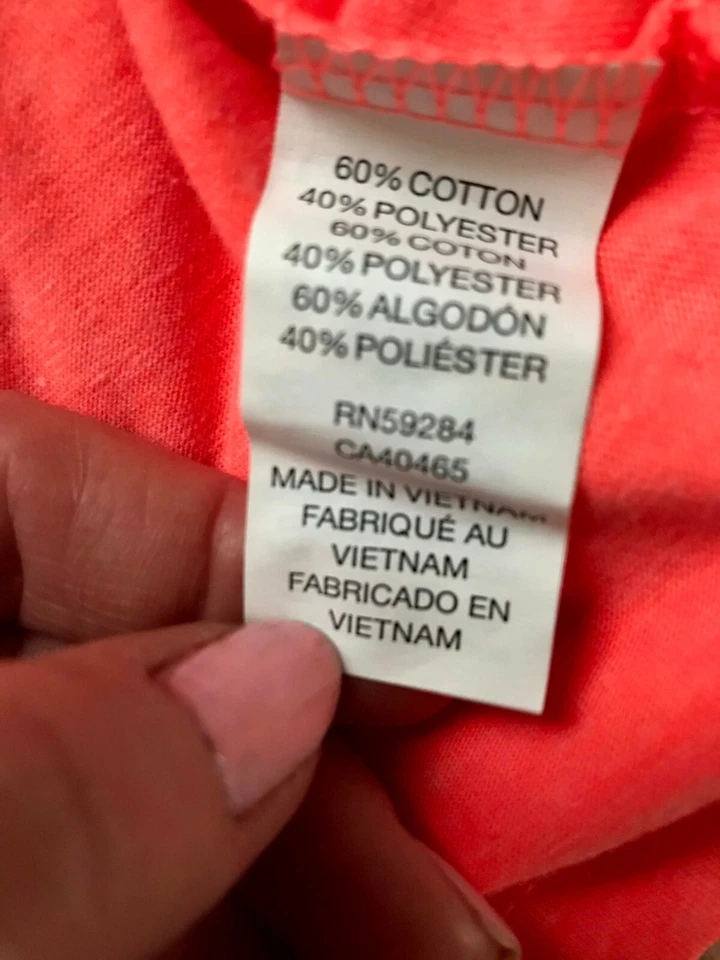 Lot of 3 Boys T-Shirts: Coral Long Sleeve Sz L, Gray Printed Sz L and Black Sz M - Image 4 of 4