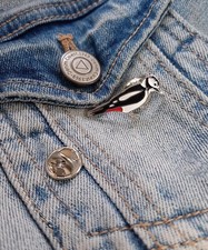 Woodpecker Lapel Pin Badge. bird, metal & enamel pin  ref 177