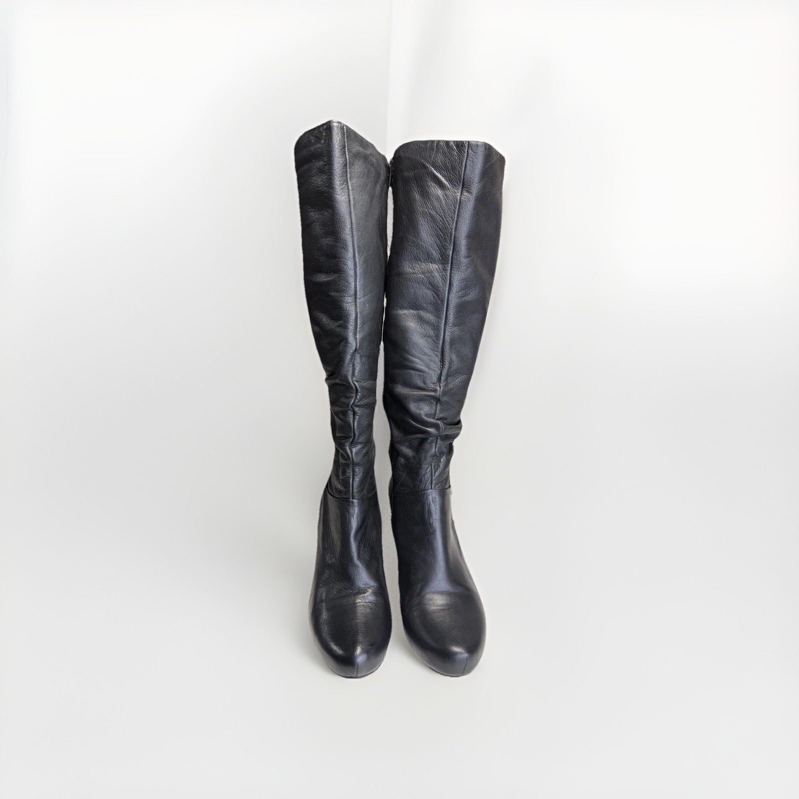 Clark’s Women’s Black Leather Knee High Boots Heels Riding Zip Size 6 Brazil