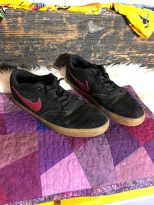 nike sb red check solarsoft trainers