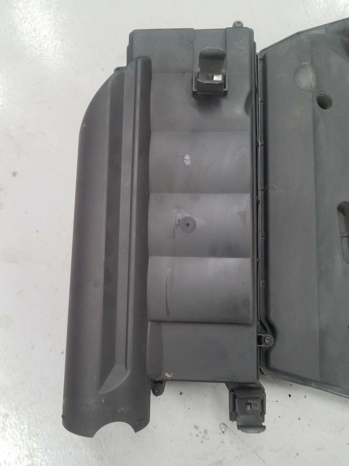 20012005 Mercedes C320 C240 S430 S500 AIR CLEANER FILTER BOX