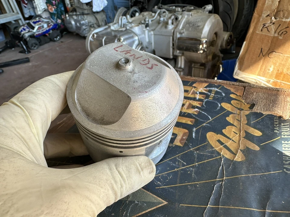 Nuevo de Lote Antiguo Robbins 63-73 Triumph 650 Tiger Bonneville Pistón Semi Acabado 71.3mm M1645 Foto 2 de 3