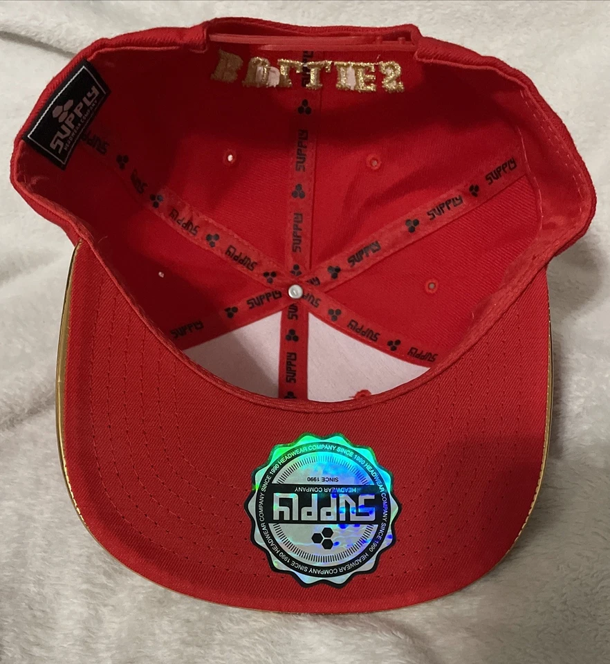 Sombrero Louis Vuitton Logo "BULLIES" Chicago Bulls AJUSTABLE SNAPBACK NEGRO/ROJO/DORADO Foto 3 de 4