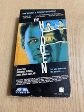 The Hidden VHS 1987 HTF OOP Media Home Video Kyle MacLachlan Sci-Fi Horror Scary