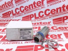 SCHNEIDER ELECTRIC XS1-M30NA370A / XS1M30NA370A (NEW NO BOX)