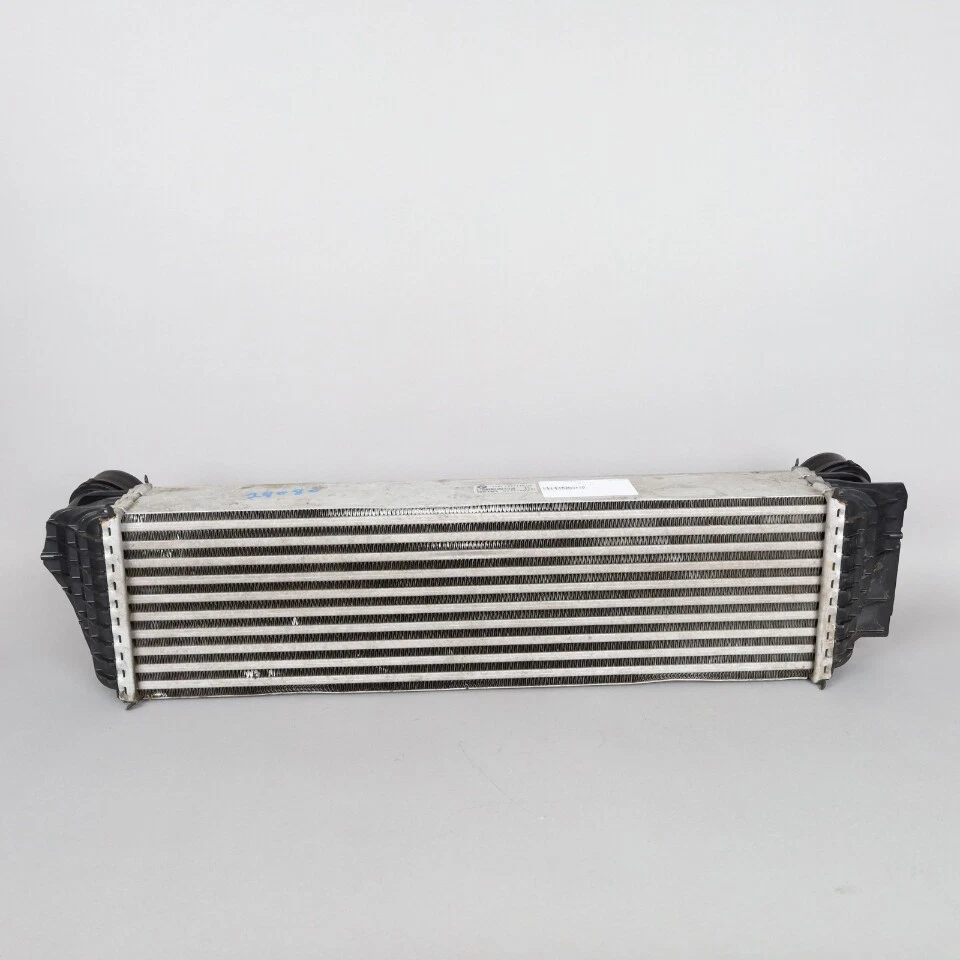 2010-2017 BMW 535i 535i GT 740i 740Li Intercooler 17517577115 OEM Used Foto 4 de 4