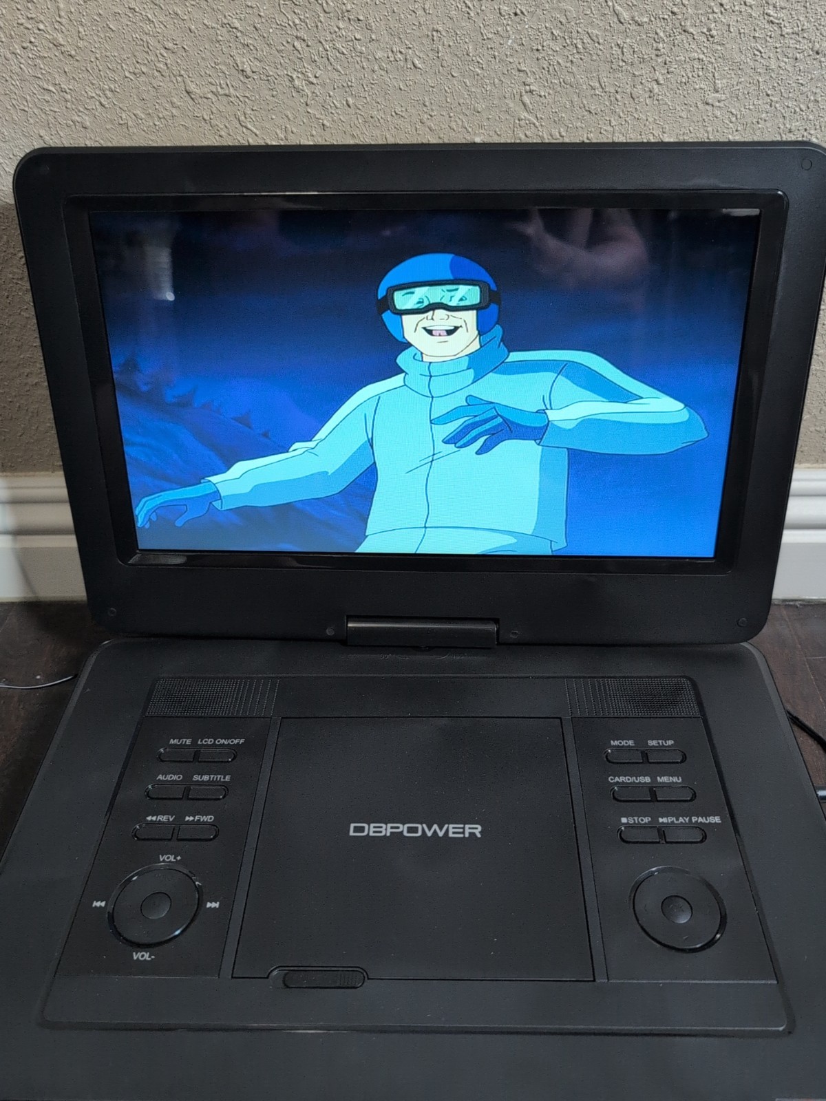 With 15.6" Large Hd Swivel Screen, 6 Hour Rech