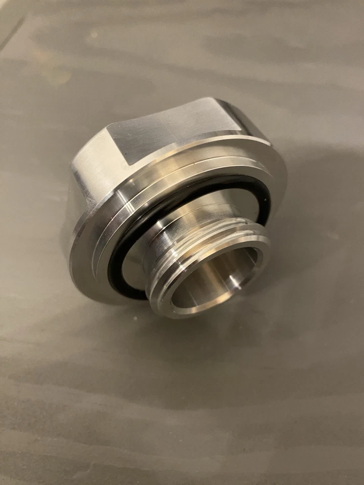 Nissan oil cap Vintage Nismo Oil Filler Cap OLD LOGO LIKE NEW - Image 3 of 3