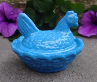 Vintage Westmoreland Blue Glass Chicken/Hen on Nest Open Salt Dip Cellar Dish!