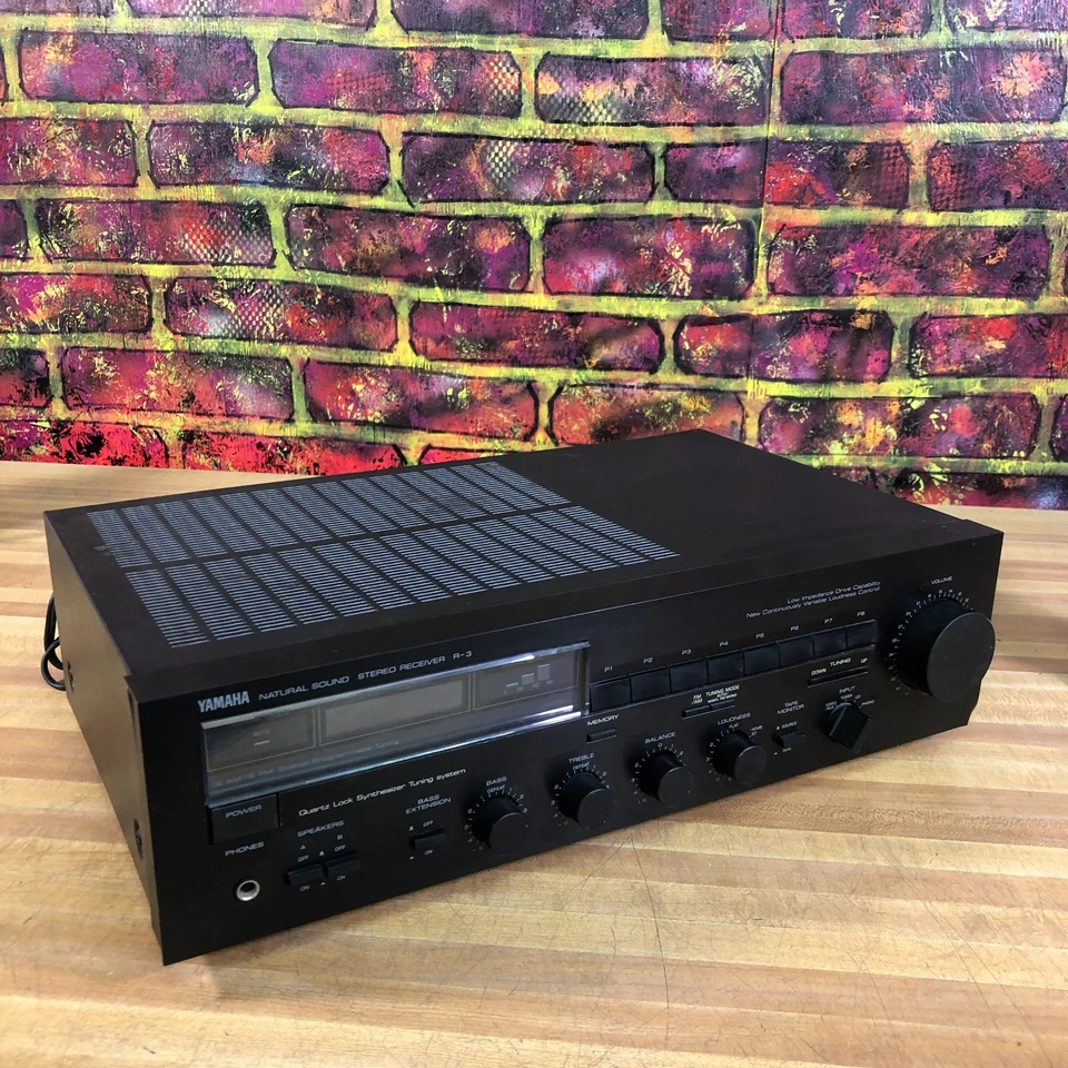 Yamaha R-3 Natural Sound Stereo AM/FM Receiver Tested And Working - Image 2 of 4