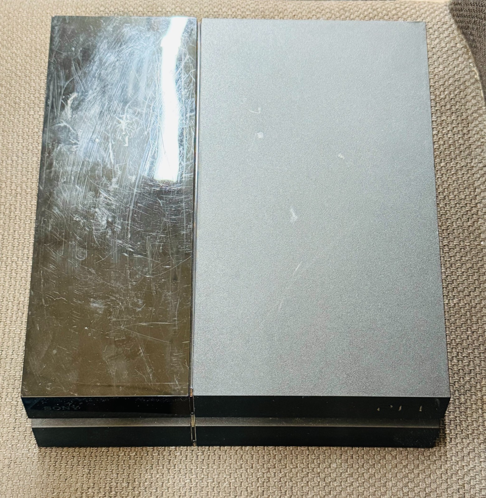 Sony PlayStation 4 1TB Jet Black Console **(Make Noise While Disc