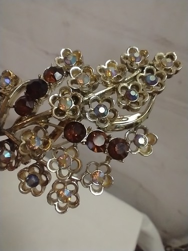 VTG Signed Coro Deep Amber Aurora Borealis Iridescent Rhinestone Floral Brooch - Picture 4 of 7