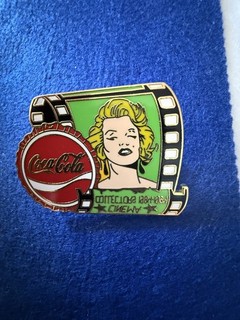Pin’s Marilyn Monroe coca cinéma Qualité Arthus Bertrand vert