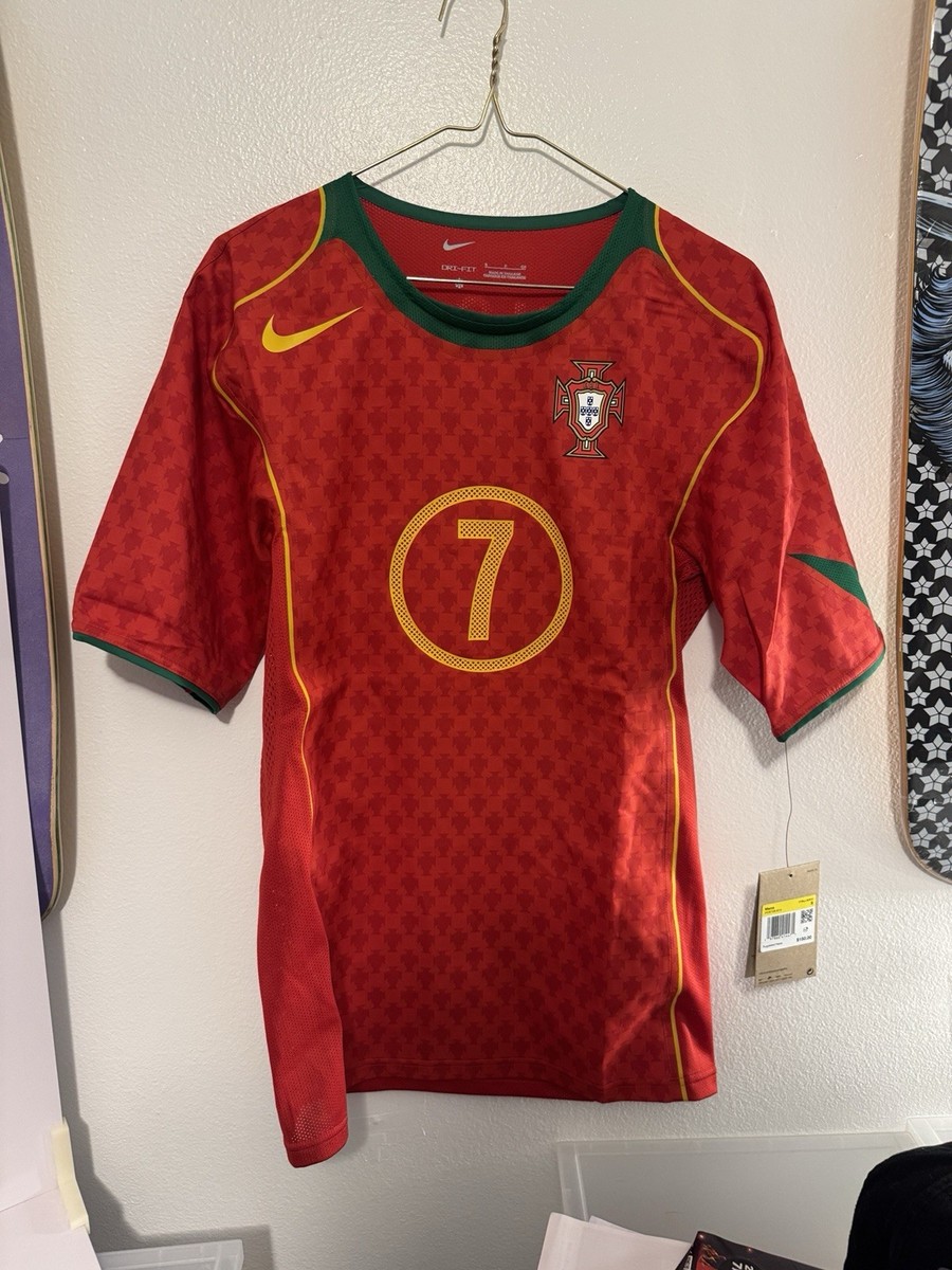 【NIKE】LUIS FIGO PORTUGAL 2004 REISSUE レプリカ Jersey Nike Luis Figo Portugal 2004 Reissue Jersey
