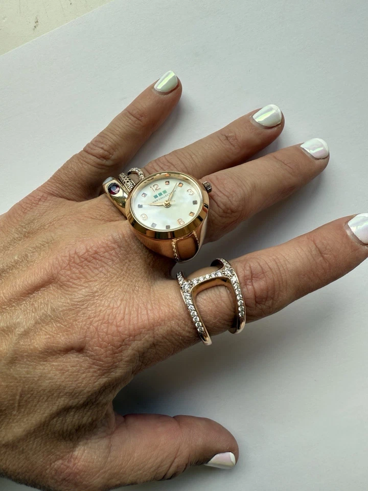 Reloj Anillo Colección La Mer IP Acabado Oro Rosa Talla 7 Esfera Blanca Foto 3 de 4