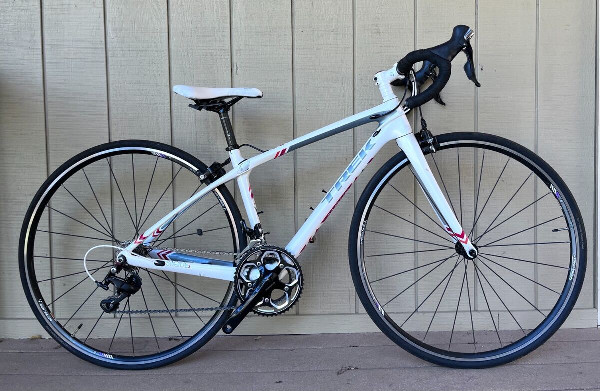 Trek Silque S 44 cm Carbon Frame Women's Road Bike: A Short Trek Silque S 44 cm Carbon Frame Women's Road Bike: A Short