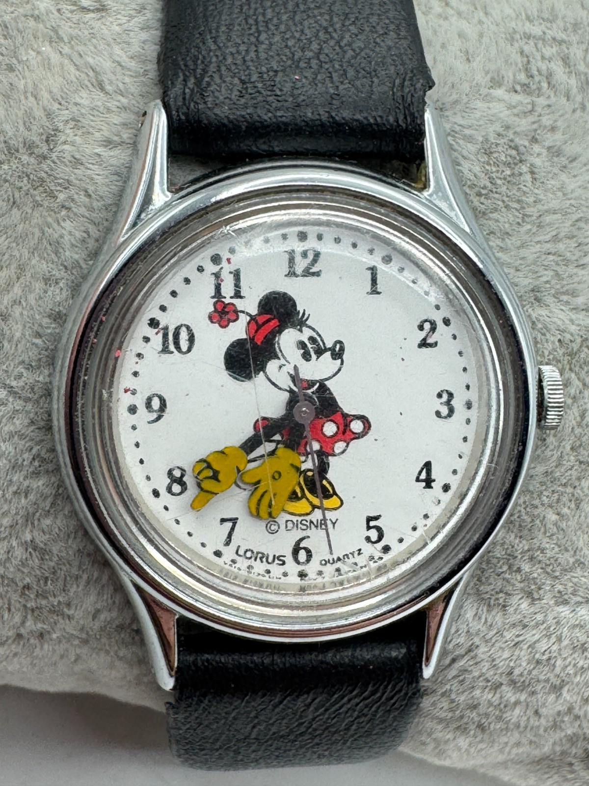 Vintage Ladies Lorus Disney Minnie Mouse V515-6080 Silver Tone Quartz Watch