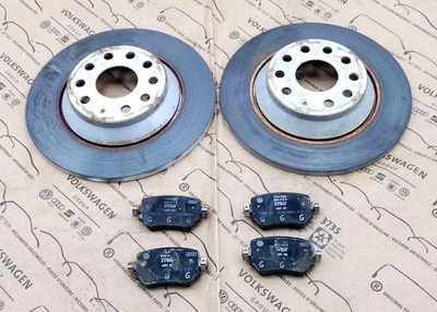 Bremsscheiben und Bremsbeläge Set VW Sharan 7N 3Q0615601A Original - Bild 1 von 4