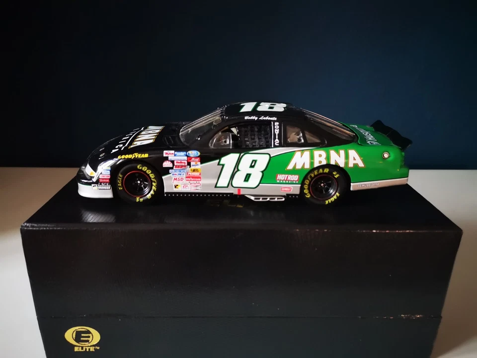 1:24 Action ELITE Bobby Labonte 1999 Pontiac Grand Prix #18 MBNA NASCAR *RARE* - Bild 2 von 4