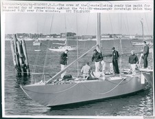 1964 Newport Constellation Yacht Crew British Challenger Wirephoto 7X9 Vintage