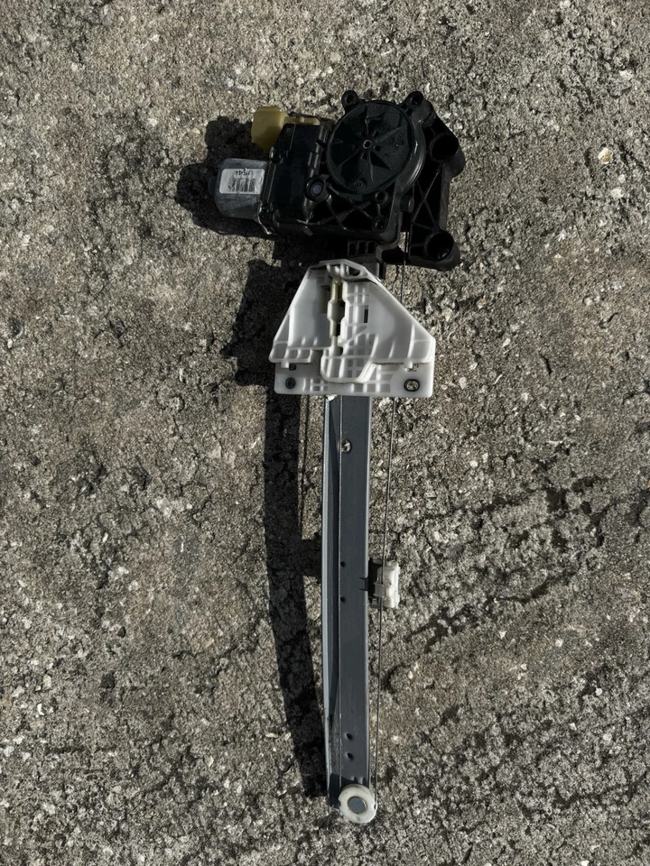 Lincoln Nautilus 2019-2023 regulador de ventana de puerta trasera derecha con motor OEM Foto 2 de 3