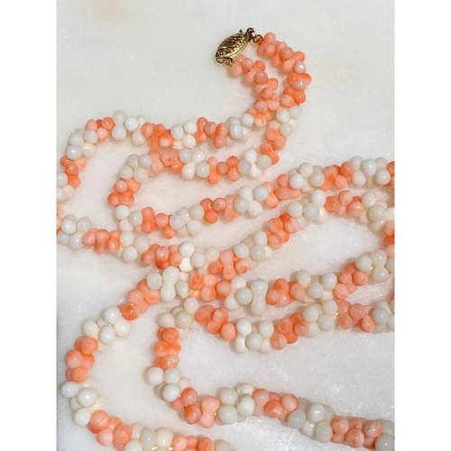 VTG ANGEL SKIN CORAL INTERLOCKING BEADED NECKLACE 14K GOLD CLASP 30 1/4" 46.3 G - Picture 5 of 7