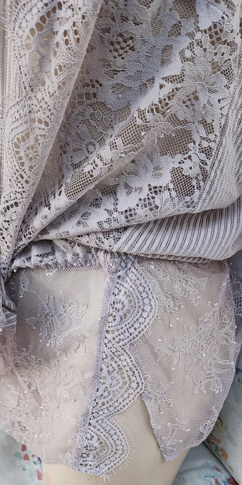 Macacão de pelúcia Victorias Secret raro vintage L listrado cinza claro blusa de renda macacão - Imagem 4 de 4